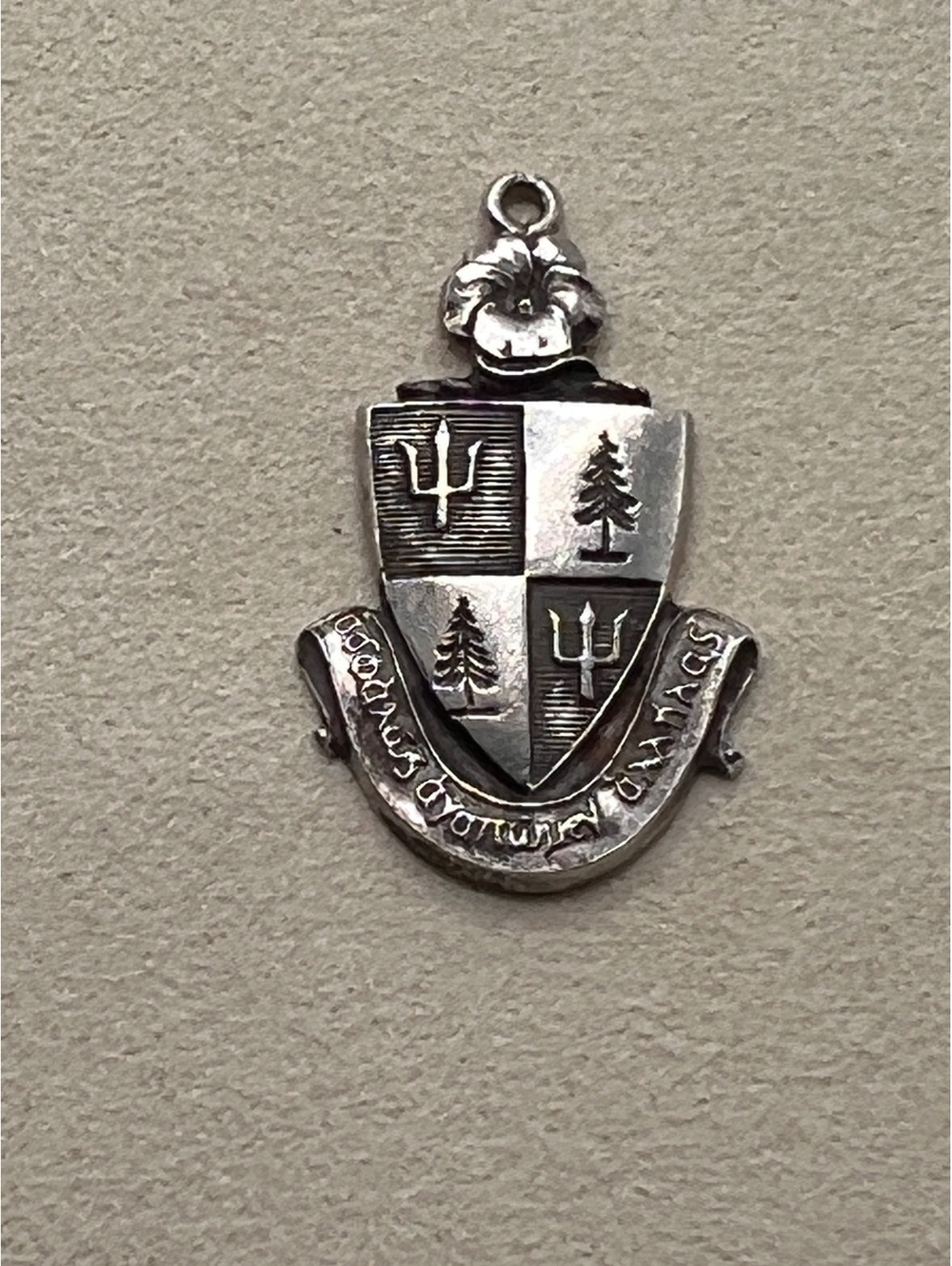 Vintage Sterling Silver Semper Sursum Heraldic Crest Pendant 7.88g